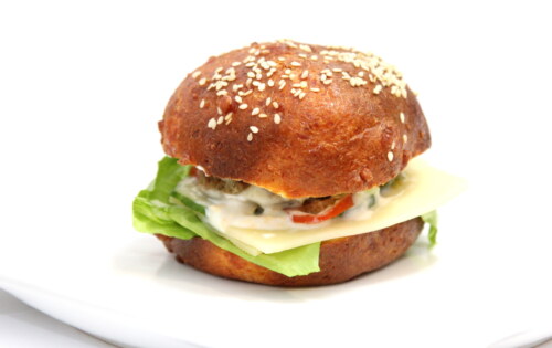 Keto hamburger s hovädzím mäsom na zeleninovom základe