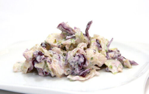 Fit šalát s červenou kapustou a skyrom