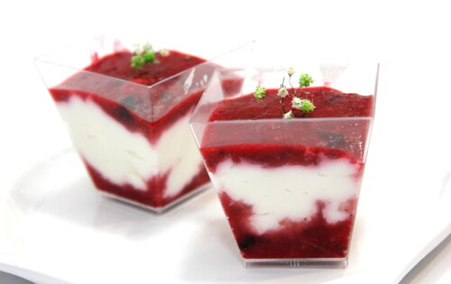 Tvarohovo skyrový pohár s lesným ovocím