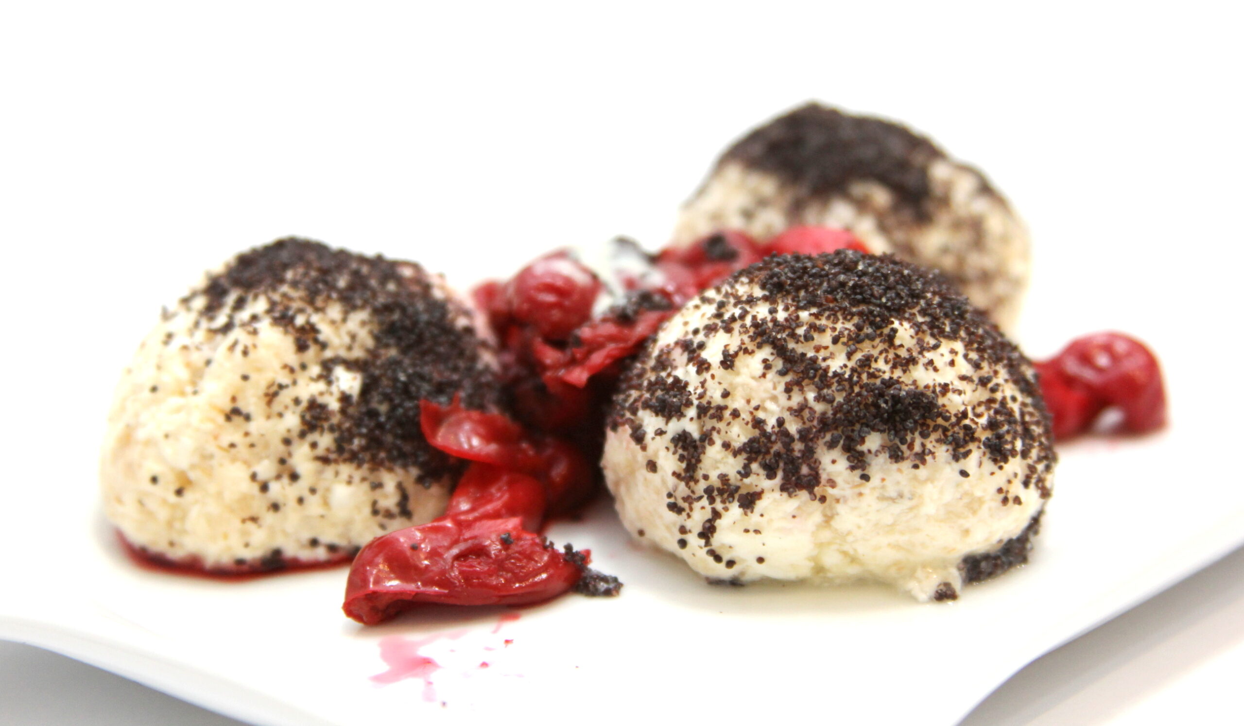 Fit tvarohové guľky s makom a višňami